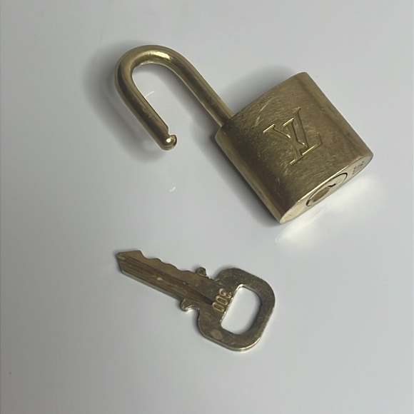 Louis Vuitton Padlock & Key #300 - Picture 6 of 6